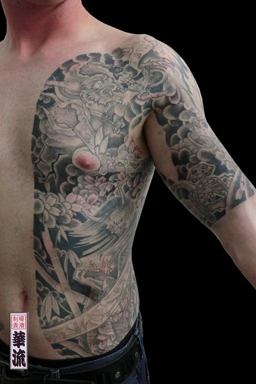胸割り,桜,般若,五分袖,スカル,ブラック＆グレイ,ブラック＆グレータトゥー/刺青デザイン画像