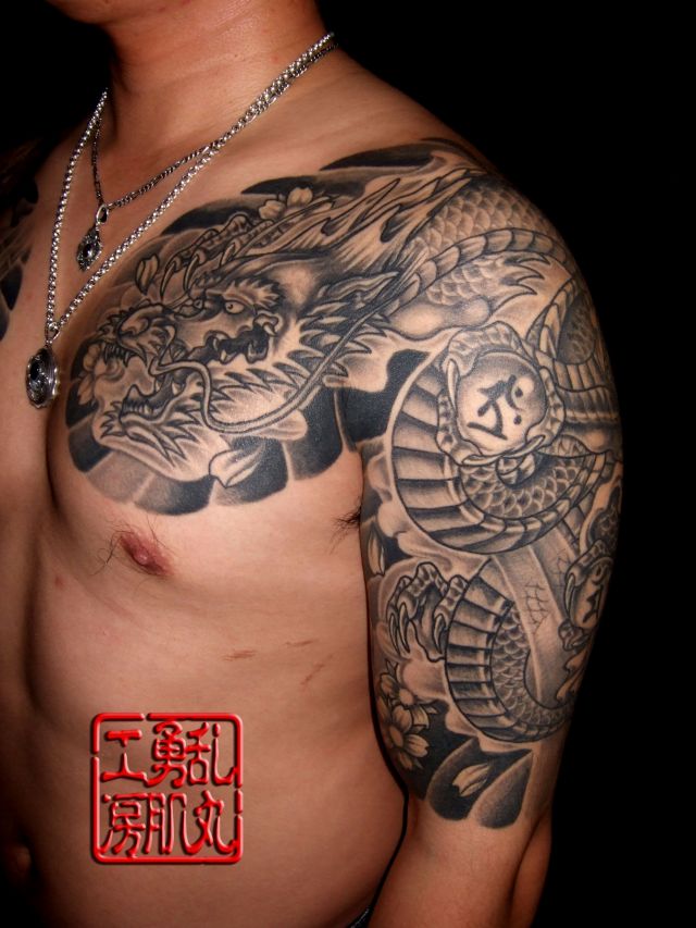 太鼓,五分袖,龍,梵字,ブラック＆グレータトゥー/刺青デザイン画像