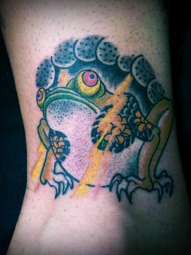 蛙,雷,カラータトゥー/刺青デザイン画像