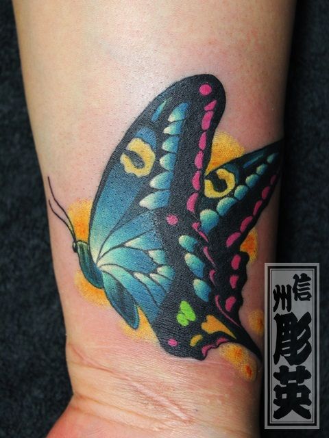 蝶,腕タトゥー/刺青デザイン画像
