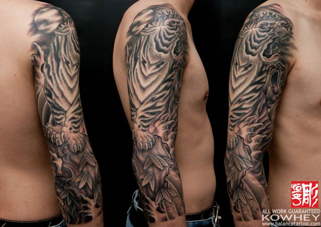 腕,虎,ブラック＆グレー,七分袖タトゥー/刺青デザイン画像