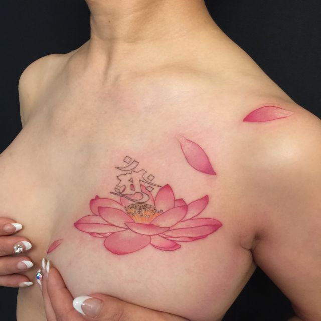 肩,胸,女性,フラワー,蓮,カラータトゥー/刺青デザイン画像