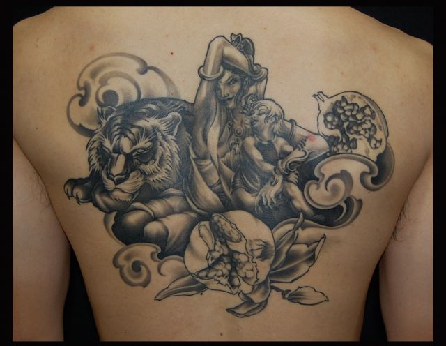 背中,男性,神仏,女神,ブラック＆グレイ,ブラック＆グレー,烏彫りタトゥー/刺青デザイン画像