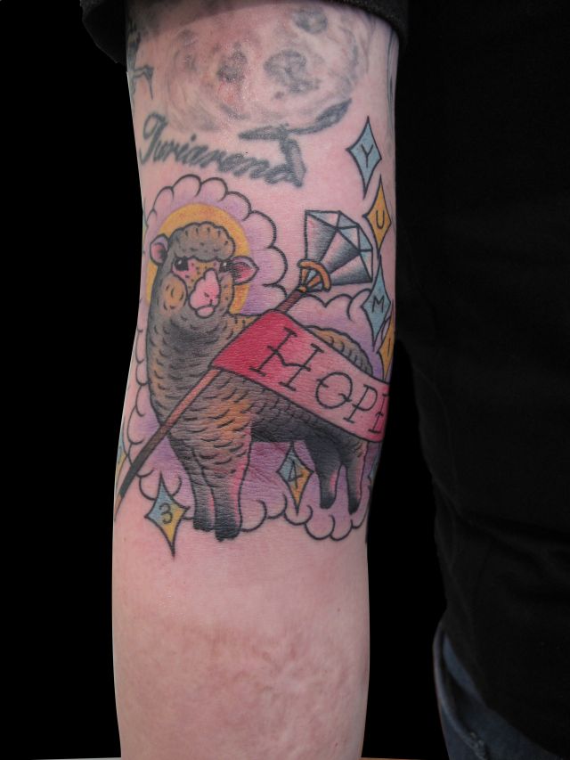 腕,カラー,文字,羊タトゥー/刺青デザイン画像