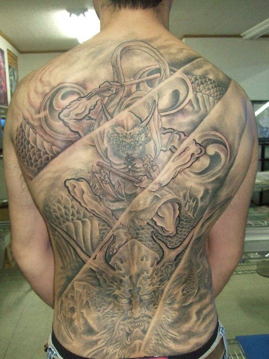 背中,龍,風神,ブラック＆グレータトゥー/刺青デザイン画像