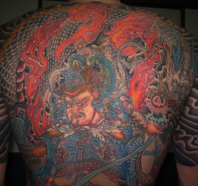 背中,龍,人物,額タトゥー/刺青デザイン画像
