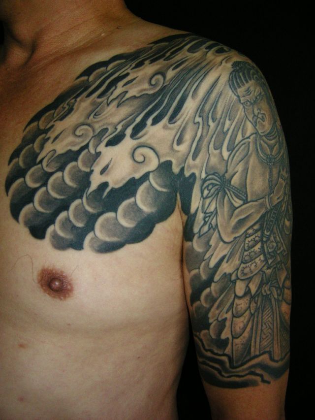 腕,男性,胸,額,不動明王,ブラック＆グレータトゥー/刺青デザイン画像