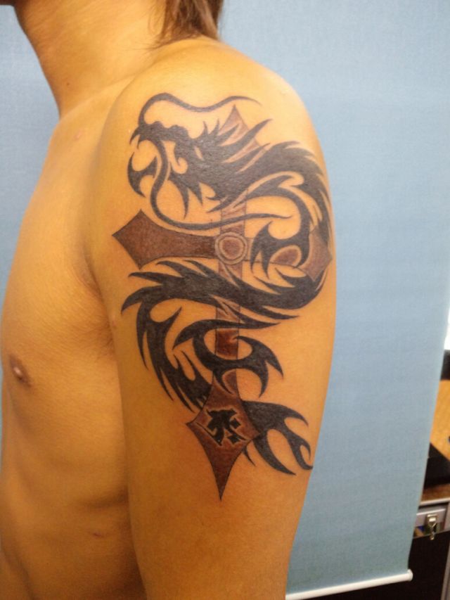 クロス,十字架,龍,ドラゴンタトゥー/刺青デザイン画像