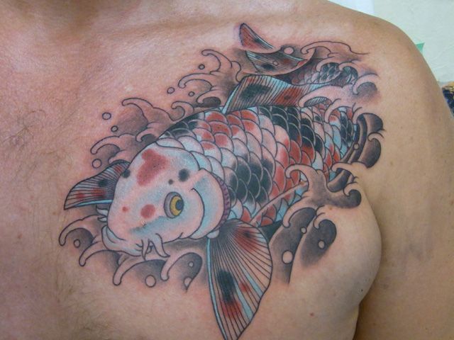胸,鯉,波,カラー,カラフルタトゥー/刺青デザイン画像