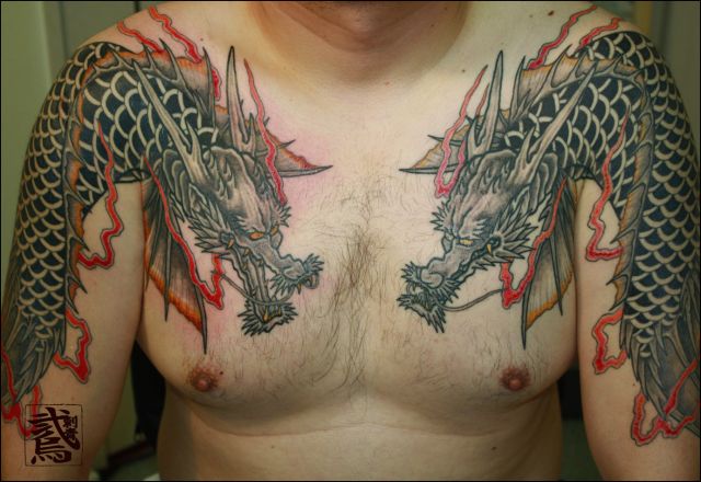 胸,肩腕,龍魚タトゥー/刺青デザイン画像