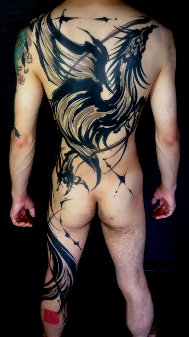 背中,足,鳳凰,ブラック＆グレイ,ブラック＆グレー,烏彫りタトゥー/刺青デザイン画像