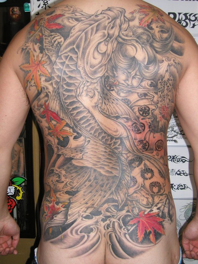 鯉,紅葉,カラー,背中タトゥー/刺青デザイン画像
