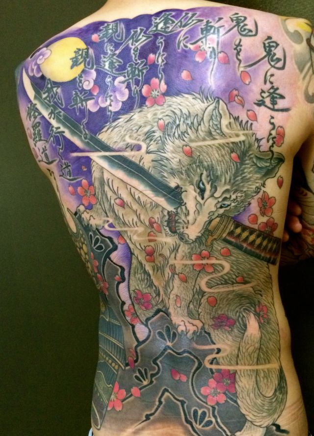 背中,狼,カラー,カラフルタトゥー/刺青デザイン画像