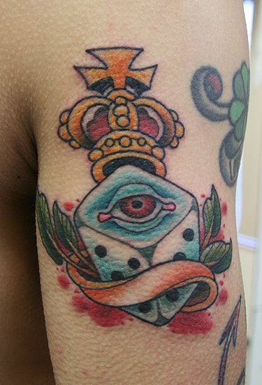 サイコロ,王冠,目タトゥー/刺青デザイン画像