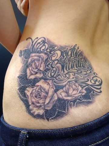 腰,女性,薔薇,ブラック＆グレイ,ブラック＆グレータトゥー/刺青デザイン画像