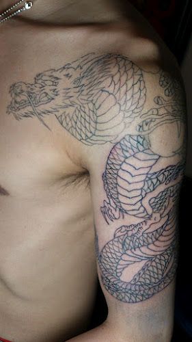 龍,腕,胸タトゥー/刺青デザイン画像