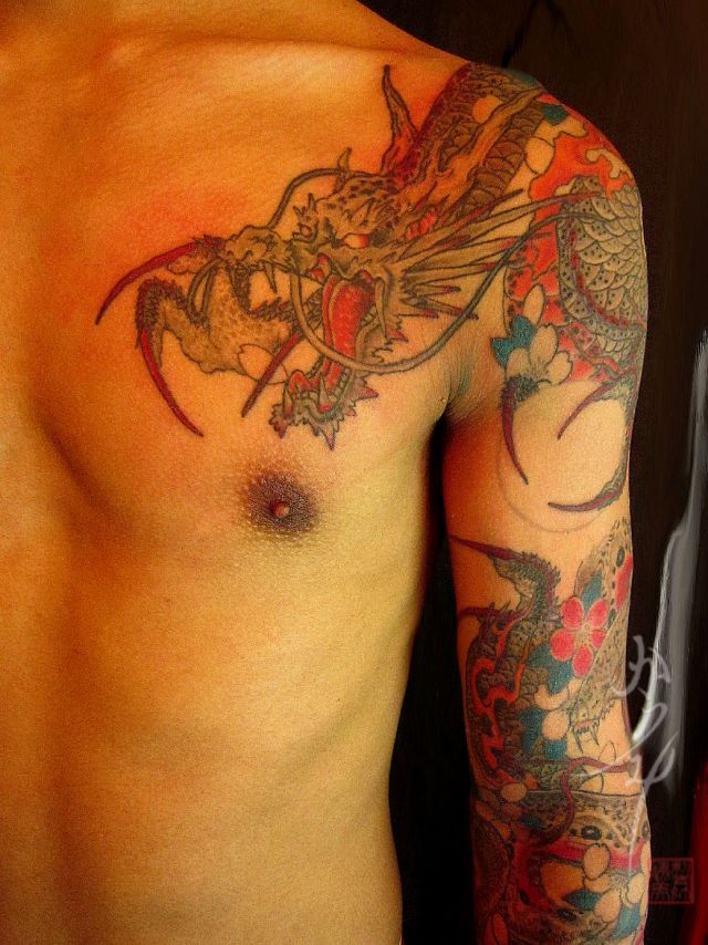 肩,胸,二の腕,男性,龍,桜,七分袖,桜散らし,カラータトゥー/刺青デザイン画像