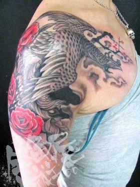 肩,胸,鳳凰,梅,椿,ブラック＆グレイ,ブラック＆グレータトゥー/刺青デザイン画像
