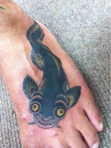 足,魚タトゥー/刺青デザイン画像