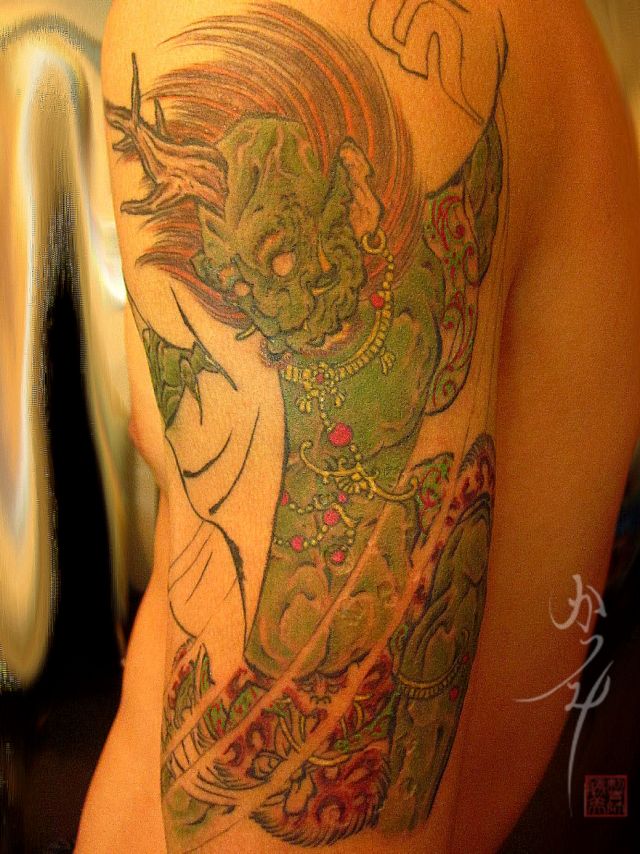 二の腕,男性,風神,カラータトゥー/刺青デザイン画像