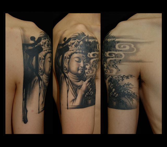 腕,肩,二の腕,男性,大仏,神仏,ブラック＆グレイ,烏彫りタトゥー/刺青デザイン画像