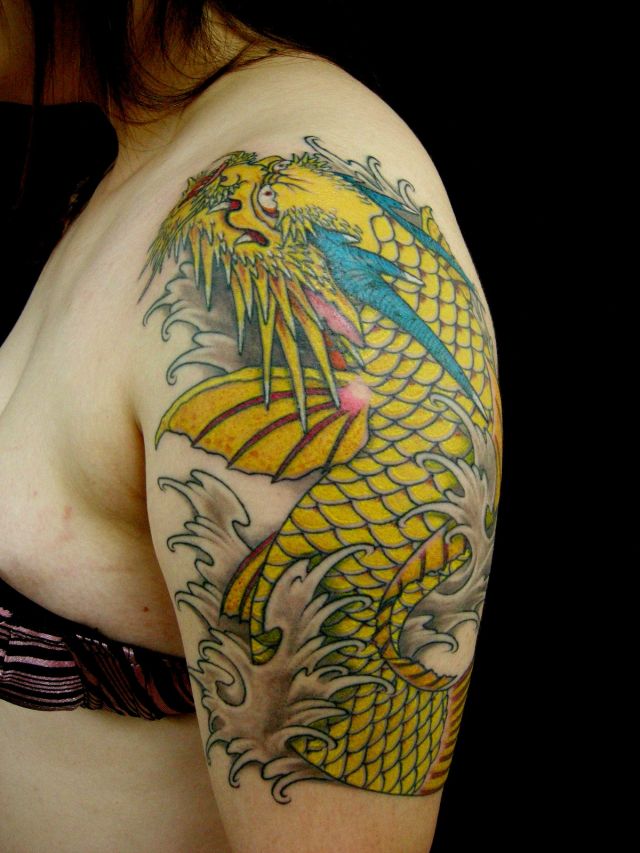 腕,肩,女性,鯉,龍,竜,登竜門,カラータトゥー/刺青デザイン画像