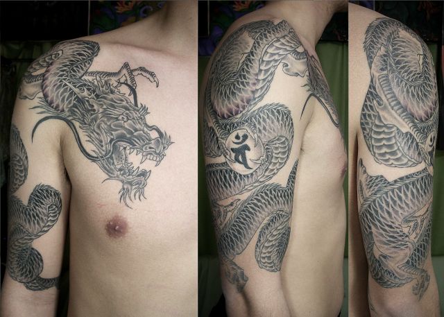 龍,腕,胸,ブラック＆グレータトゥー/刺青デザイン画像