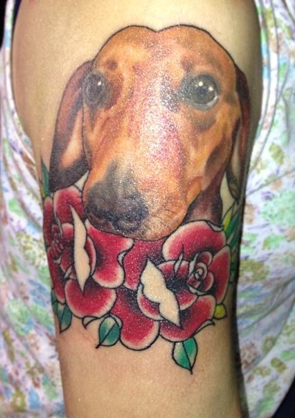 腕,犬,カラー,薔薇タトゥー/刺青デザイン画像
