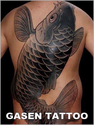 背中,抜き,鯉タトゥー/刺青デザイン画像