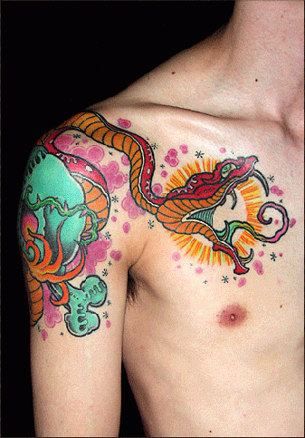 胸,肩,蛇タトゥー/刺青デザイン画像