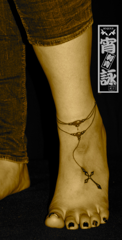 足首,十字架,宝石,ロザリオ,ジュエリー,ブラック＆グレイタトゥー/刺青デザイン画像