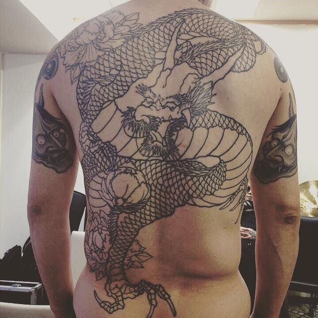 背中,龍,スジ彫りタトゥー/刺青デザイン画像