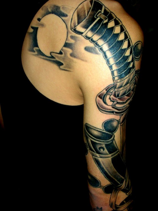 腕,日本刀,月,ブラック＆グレータトゥー/刺青デザイン画像