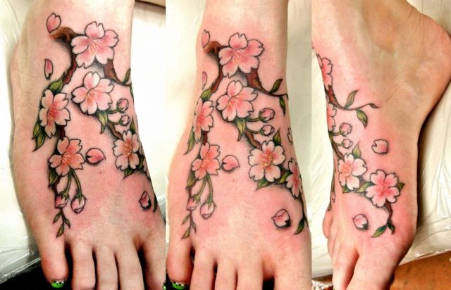 足,女性,桜,カラー,カラフルタトゥー/刺青デザイン画像