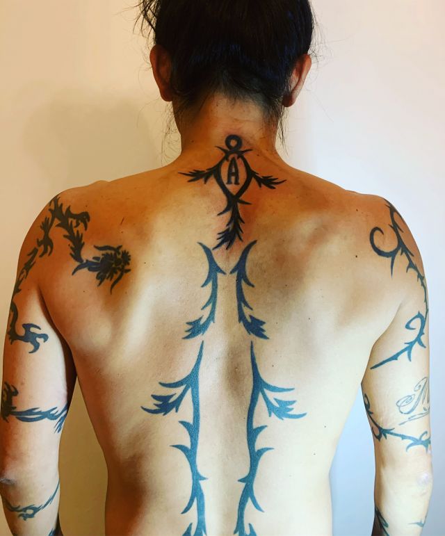 背中,腕,トライバルタトゥー/刺青デザイン画像