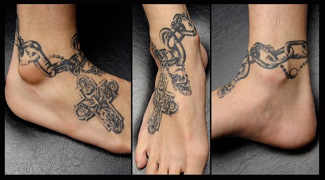 足,スカル,チェーン,クロスタトゥー/刺青デザイン画像