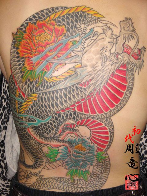 背中,抜き,龍,牡丹タトゥー/刺青デザイン画像