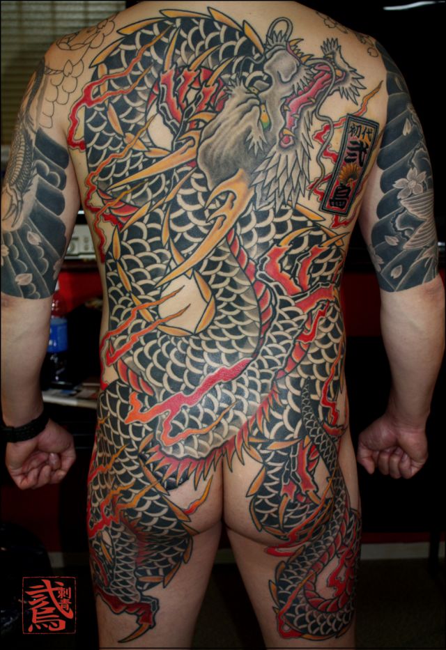 背中,龍,カラー,抜きタトゥー/刺青デザイン画像