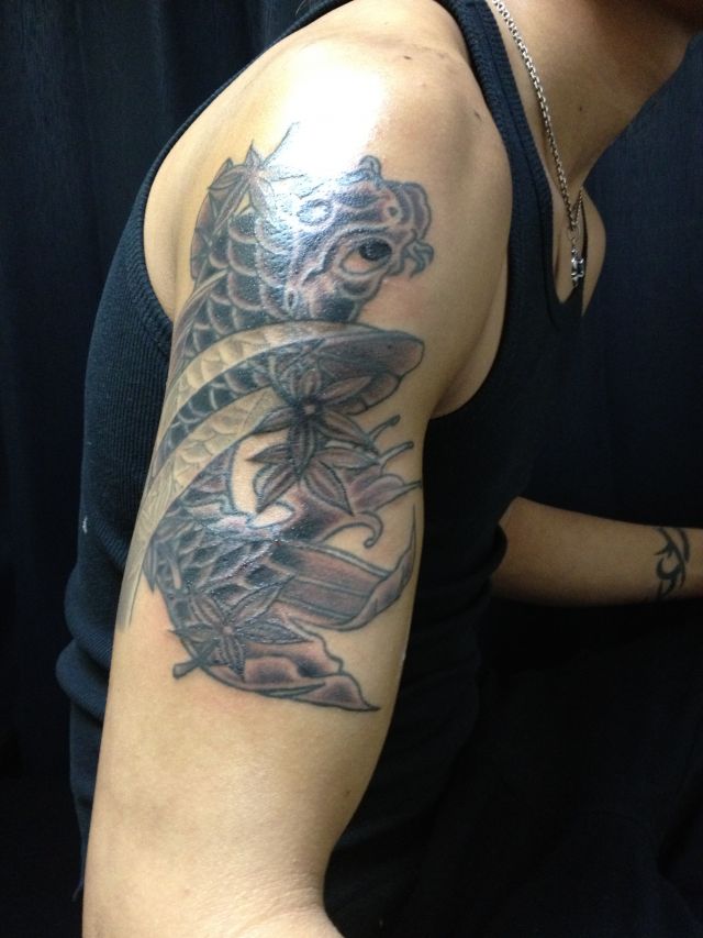 腕,鯉,ブラック＆グレータトゥー/刺青デザイン画像