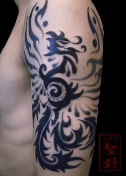 腕,トライバル,鳳凰,火の鳥,トライバルタトゥー,ブラック＆グレイ,ブラック＆グレータトゥー/刺青デザイン画像