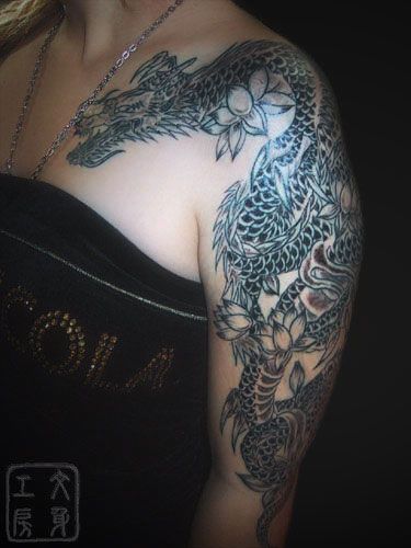 龍,五分袖,ブラック＆グレー,女性タトゥー/刺青デザイン画像