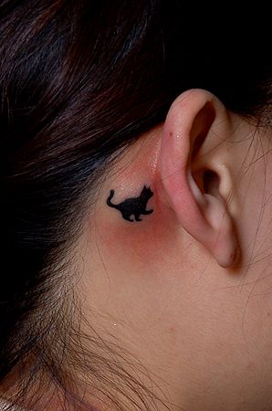 女性,耳,猫タトゥー/刺青デザイン画像