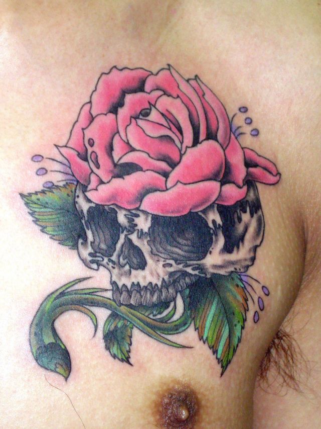 スカル,胸,薔薇タトゥー/刺青デザイン画像
