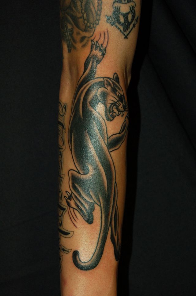 腕,男性,ブラックパンサー,トラッド,ブラック＆グレイ,ブラック＆グレータトゥー/刺青デザイン画像