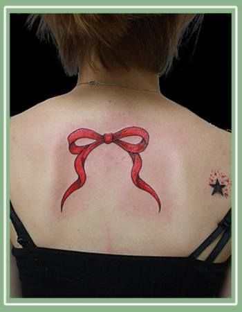 背中,女性,リボン,カラータトゥー/刺青デザイン画像