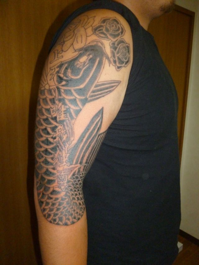 腕,鯉,薔薇,百合,文字,ブラック＆グレイ,ブラック＆グレータトゥー/刺青デザイン画像