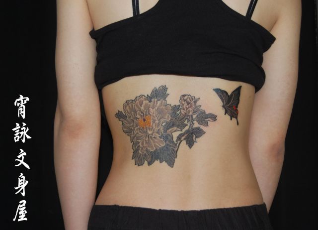 背中,花,蝶,植物タトゥー/刺青デザイン画像