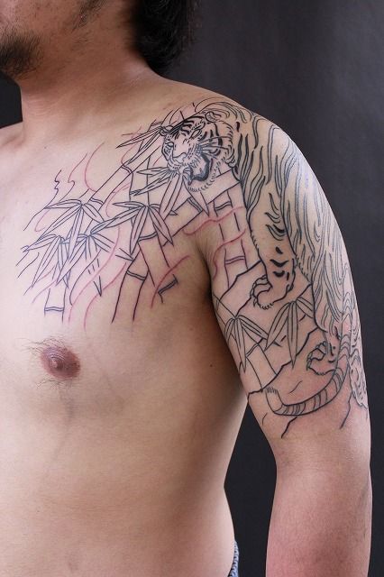 腕,虎,スジ彫りタトゥー/刺青デザイン画像