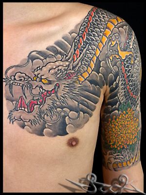 腕,二の腕,男性,龍,額,菊,五分袖,波,カラー,カラフルタトゥー/刺青デザイン画像