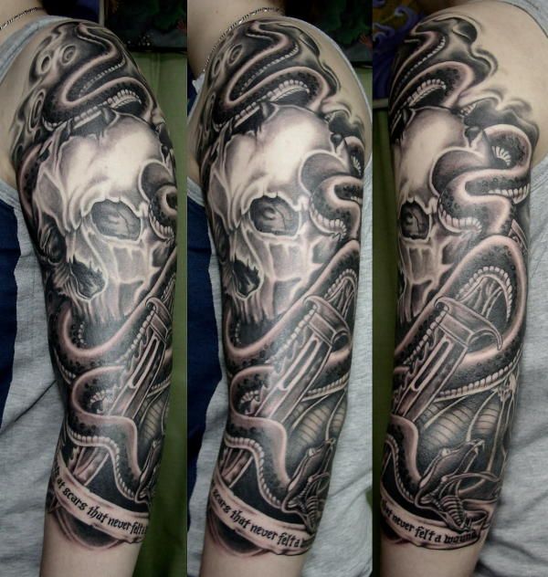 腕,スカル,ナイフ,蛇,ブラック＆グレータトゥー/刺青デザイン画像